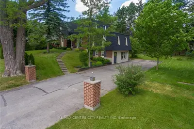 395 PARK Street, Strathroy-Caradoc, ON N7G 3H5