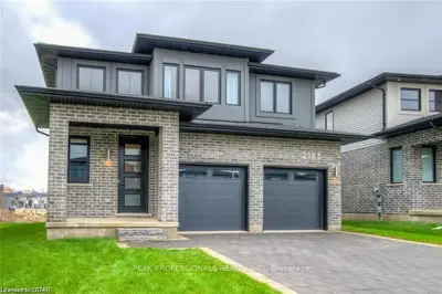 40 MCNEIL Street, Strathroy-Caradoc, ON N0L 1W0