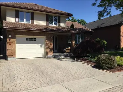 210 Diefenbaker Drive, Woodstock, On N4s 8t4