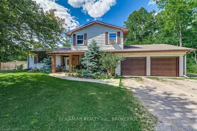 8648 PETROLIA Line, Brooke-Alvinston, ON N0N 1A0
