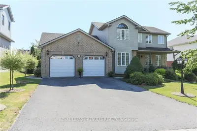 30 Primrose Drive, Tillsonburg, On N4g 5s7