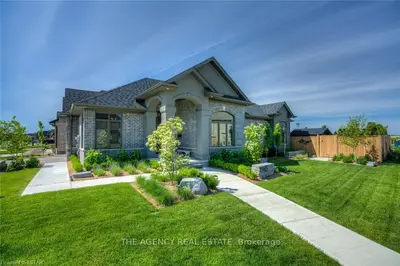 1965 CANVAS Way, London North, ON N5X 3Z1