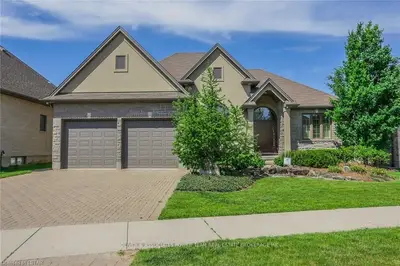 2019 WALLINGFORD Avenue, London North, ON N6G 0E5