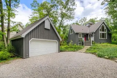 10461 HURON WOODS Drive, Lambton Shores, ON N0M 1T0