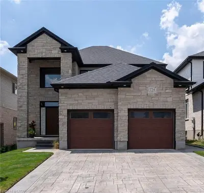 1734 BEAVERBROOK Avenue, London North, ON N6H 0E4