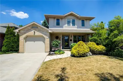 1104 ALDERSBROOK Road, London North, ON N6G 2X2
