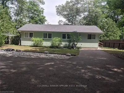 136 ONTARIO Street S, Lambton Shores, ON N0M 1T0