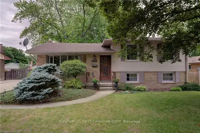 326 STRATHROYAL Avenue, Strathroy-Caradoc, ON N7G 3G6