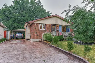 8 DUDLEY Crescent, London South, ON N6E 1S4