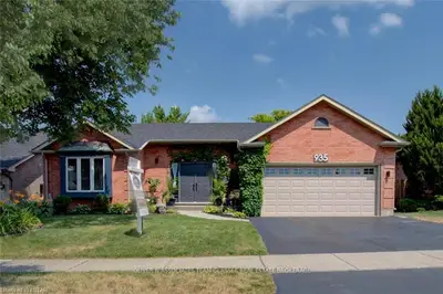 935 GRIFFITH Street, London South, ON N6K 3S2