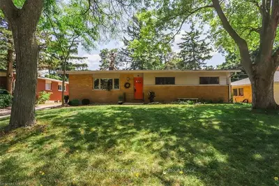 10 SUTTON Place, London North, ON N6H 3V3