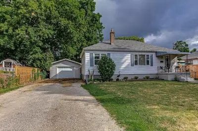 2040 MOUNTBATTEN Street, London East, ON N5V 1T3