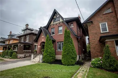 233 RIDOUT Street, London South, ON N6C 3Y3