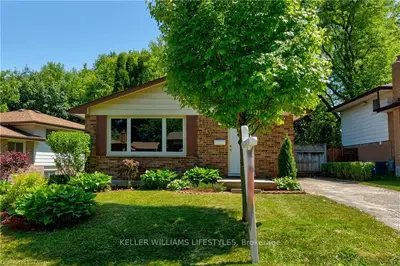 154 PAPERBIRCH Crescent, London North, ON N6G 1L7