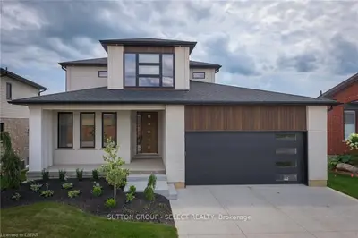 2438 BRAYFORD Crescent, London South, ON N6K 0H7