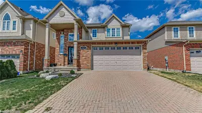 3283 TURNER Crescent, London South, ON N6M 0B1