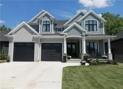 486 ASHTON Court, Plympton-Wyoming, ON N0N 1T0