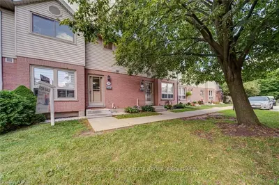 89 Highview Avenue E 15, London South, ON N6C 5V6