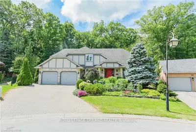 34 FOXBOROUGH Grove, London South, ON N6K 4A8
