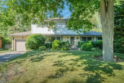 50 BROMLEIGH Avenue, London North, ON N6G 1T9