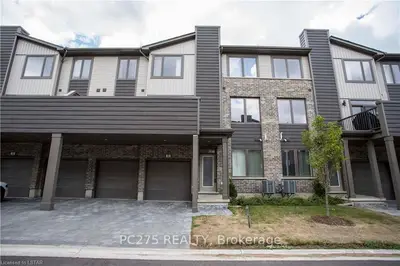 1960 DALMAGARRY Road 38, London North, ON N6G 0T8