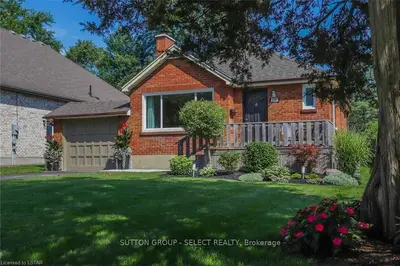 1287 GUEST Avenue, London South, ON N6K 2B3
