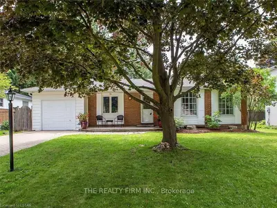 56 FRIARS Way, London North, ON N6G 2B2
