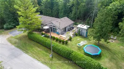 6620 FOSTER Crescent, Lambton Shores, ON N0N 1J3