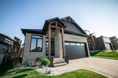 24 CONNOR Avenue, Strathroy-Caradoc, ON N7G 0E8