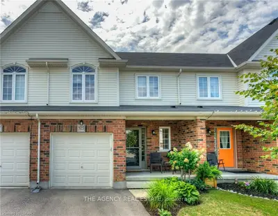 925 SILVERFOX Crescent, London North, ON N6G 5B6