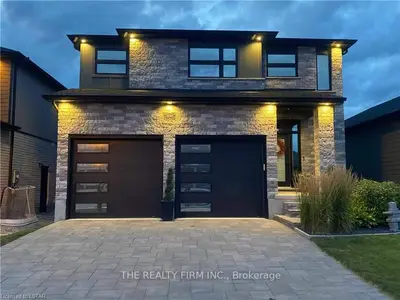 3244 RALEIGH Crescent, London South, ON N6P 0E4