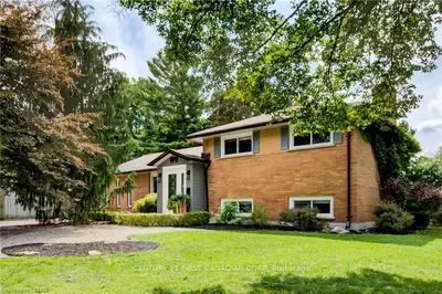 66 HUNT CLUB Drive, London North, ON N6H 3Y5