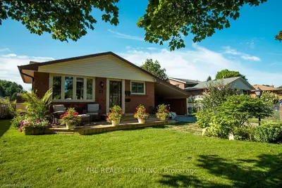33 MASEFIELD Crescent, London East, ON N5Z 1M9