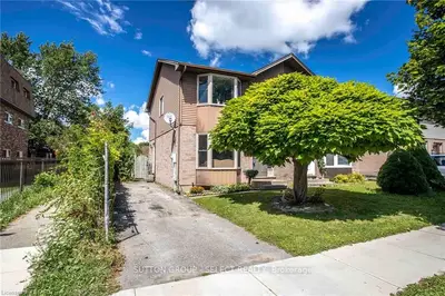202 ENSIGN Drive, London South, ON N6J 4R7