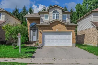 575 RIDGEVIEW Drive, London East, ON N5Y 6H8