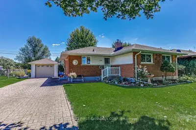 928 EAGLE Crescent, London South, ON N5Z 3H7
