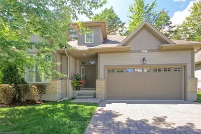 124 NORTH CENTRE Road 60, London North, ON N5X 4R3