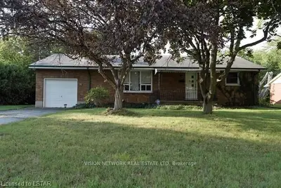 63 Essex Street, London North, ON N6G 1B3