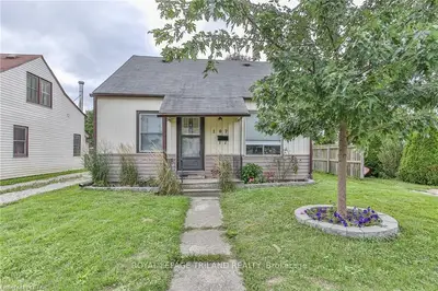 107 Sanders Street, London East, ON N5Z 2S5