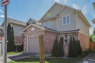 10 CHALKSTONE Drive 22, London South, ON N6E 3Z9