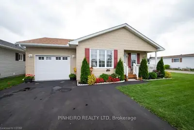 10 LINDSAY Drive, Strathroy-Caradoc, ON N7G 0C5