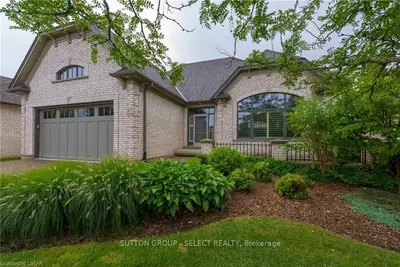 2014 VALLEYRUN Boulevard 47, London North, ON N6G 5N8