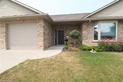 5969 TOWNSEND Line 26, Lambton Shores, ON N0M 1J0