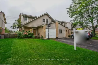 1681 ATTAWANDARON Road, London North, ON N6G 3M7