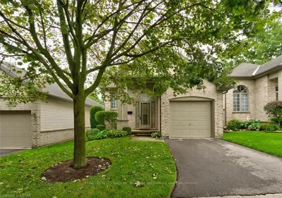 1499 Byron Baseline Road 4, London South, ON N6K 4T4