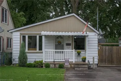 214 GILES Street, London East, ON N5Z 2W1