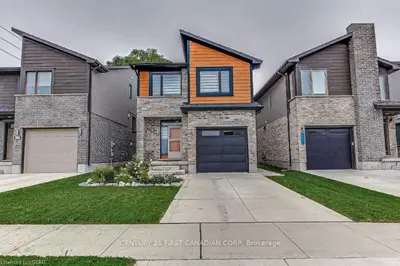 2174 Tribalwood Street, London North, ON N6G 0R5