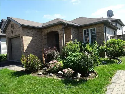 335 LIGHTHOUSE Road 1, London South, ON N6M 1J8