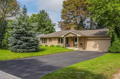 346 Glenrose Drive, London South, ON N6K 2A8