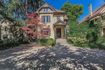 24 GROSVENOR Street, London East, ON N6A 1Y5